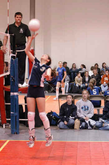 Aces v Summit 03-01-03-321.JPG (110615 bytes)